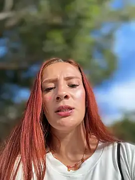 Samyra_Biker12's Live XXX Chat