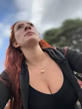 Show modela Samyra_Biker12 na web-kameri
