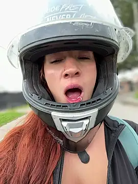 Samyra_Biker12's Webcam Show