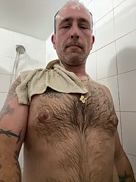 hitman13sal Show in webcam