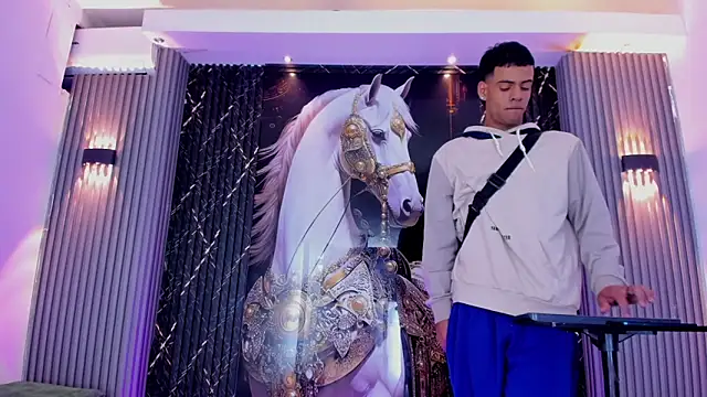 the_knights_of_the_night_ Show in webcam
