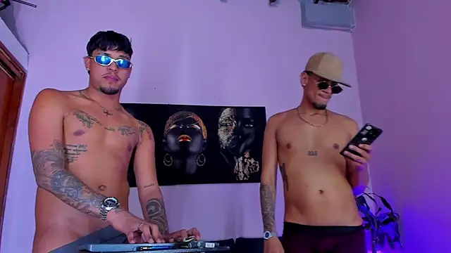 the_knights_of_the_night_ Show in webcam