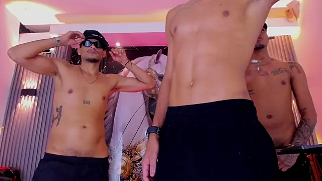 the_knights_of_the_night_ Show in webcam