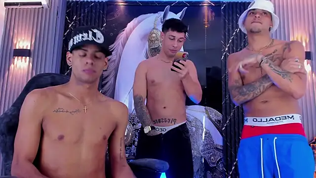 Show de the_knights_of_the_night_ na webcam