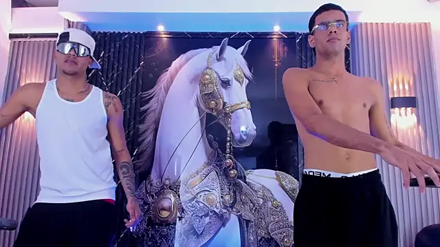Show de the_knights_of_the_night_ na webcam