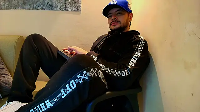 TROY_KIRKのウェブカメラショー