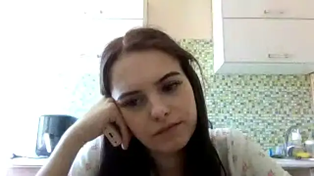 KikiAmino Chat XXX in diretta