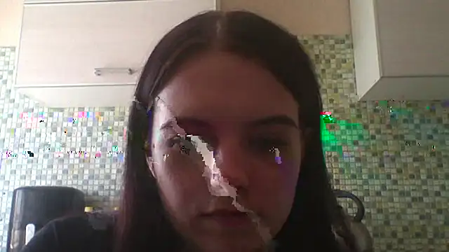 צ'אט XXX בשידור חי של KikiAmino