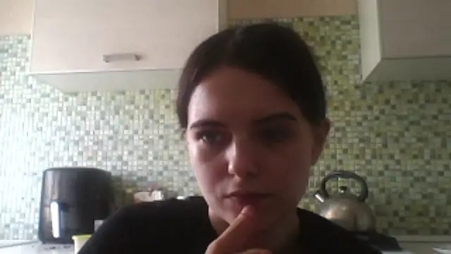 KikiAmino Adlı Modelin Canlı XXX Sohbeti