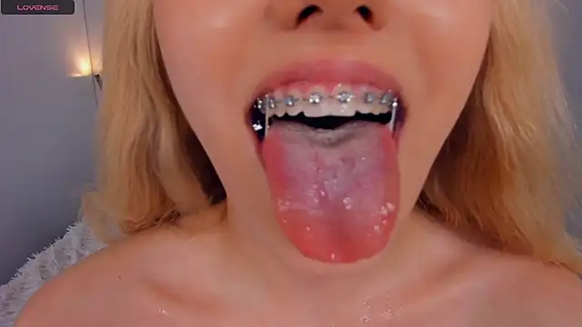 دردشة Barbiebloom الجنسية المباشرة