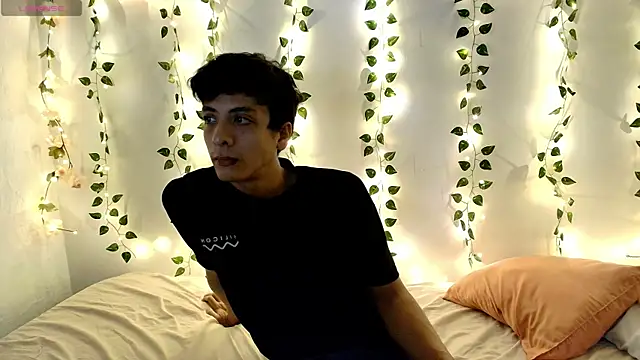 Naugthygamerboy Webcamshow