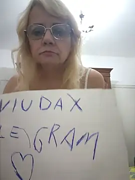 MatureElegantWidow Webcam Show