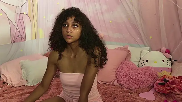 mia_hart Show in webcam