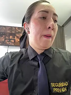 suzy-111 Show in webcam