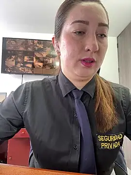 suzy-111 Show in webcam