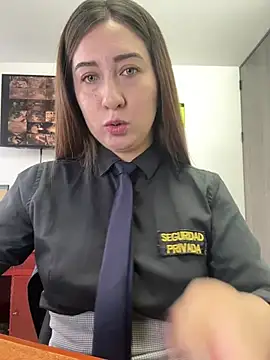suzy-111 Show in webcam