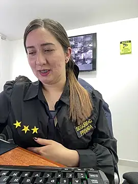 suzy-111 Show in webcam