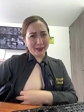 suzy-111 Adlı Modelin Web Kamerası Şovu