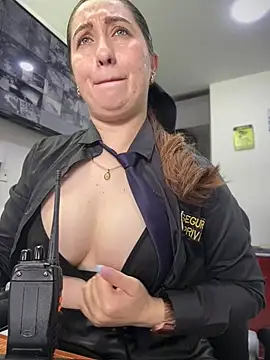 suzy-111 Show in webcam