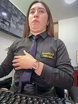 suzy-111 Show in webcam