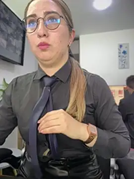 suzy-111 Show in webcam