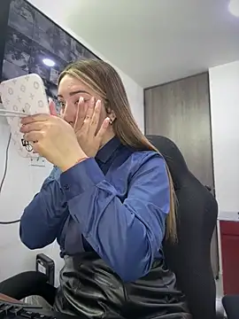 Show de suzy-111 na webcam