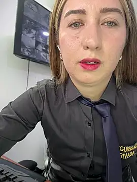 suzy-111 Show in webcam
