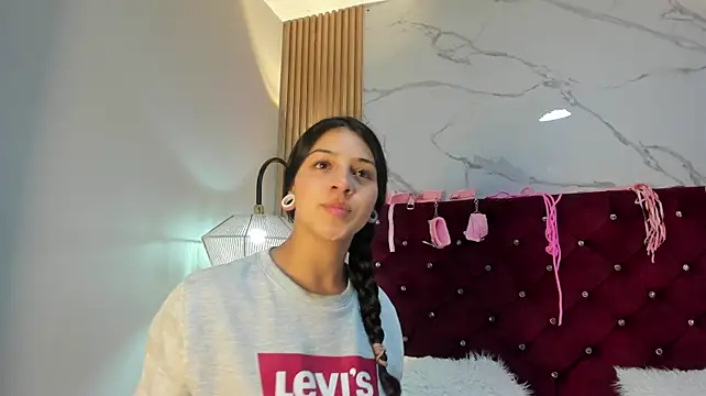 Chatroom XXX en direct de Eva-Lonx