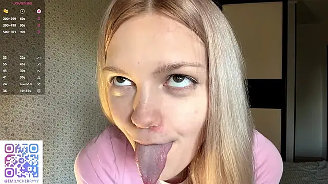 ChanelViivi's Webcam Show
