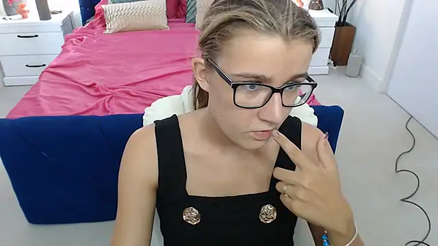 Yennyloves Webcam Show