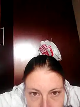 Hildaqii Chat XXX live