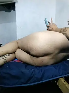 eroos_twink: διαδικτυακό σόου στην κάμερα