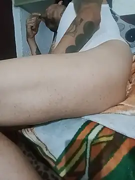 Pokazy przed kamerką – eroos_twink