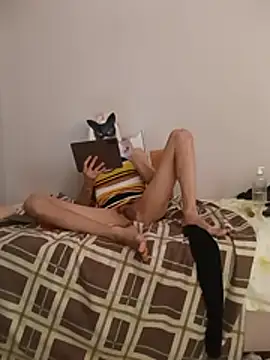 Tinaki_cross Adlı Modelin Web Kamerası Şovu