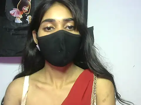 Shanaya_xo Adlı Modelin Canlı XXX Sohbeti