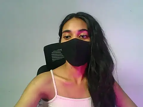 Chat XXX en directo de Shanaya_xo