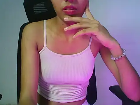 Shanaya_xo 网络视讯表演
