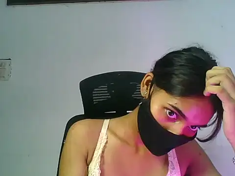 Shanaya_xo Webcam Show
