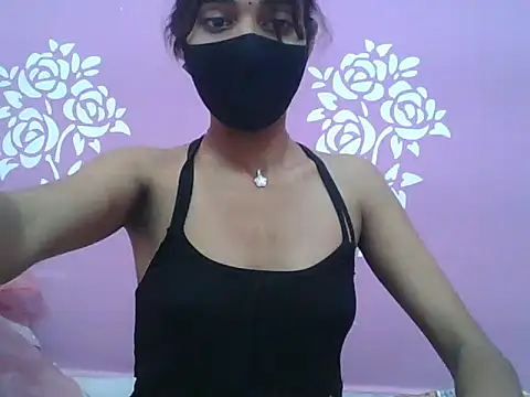 Shanaya_xo Show in webcam