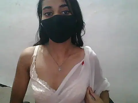 Shanaya_xo Webcam Show