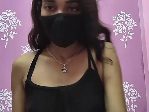 Shanaya_xo webkamerás műsora