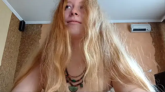 Chat +18 de KateVibe_01 ao vivo