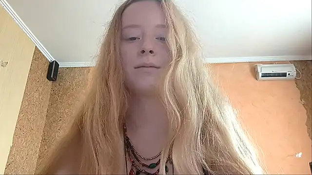 Chat +18 de KateVibe_01 ao vivo