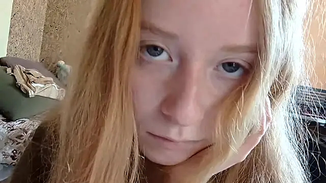 KateVibe_01 élő XXX-chatje