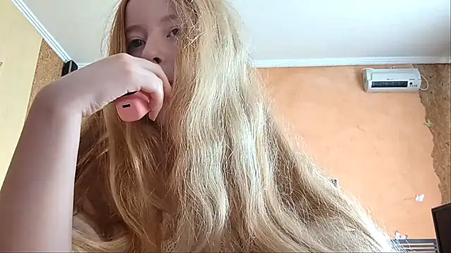 KateVibe_01 Show in webcam