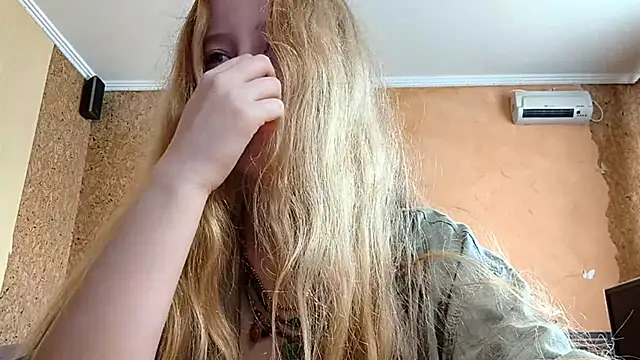 Chat +18 de KateVibe_01 ao vivo