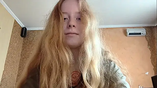KateVibe_01 Adlı Modelin Canlı XXX Sohbeti