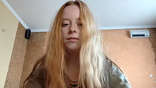 Chat +18 de KateVibe_01 ao vivo