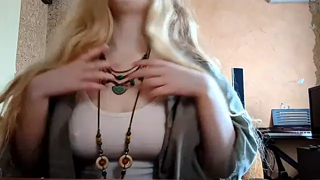 KateVibe_01 Adlı Modelin Canlı XXX Sohbeti