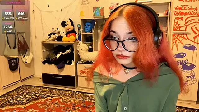 XXX chat uživo modela RedHeadCat